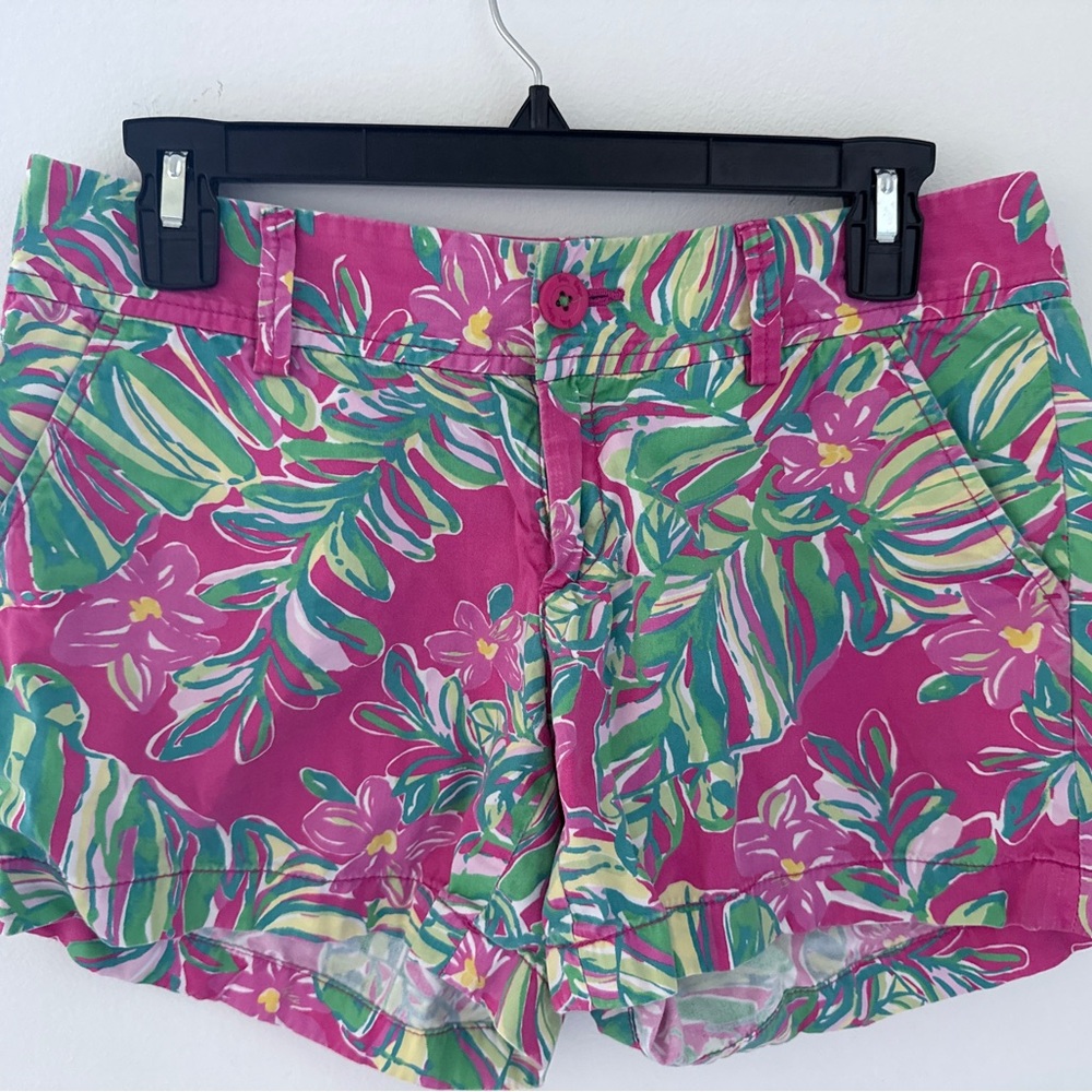 Lilly Pulitzer Pink Tropical Print Chino Shorts | Size 6